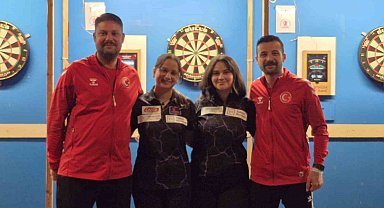 Denizlili dartçılar Hollanda'da tarih yazdı