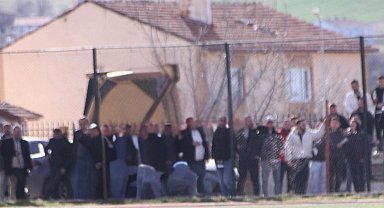 Deplasman yasağı olmasına rağmen taraftar alınmasına tepki