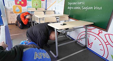 Deprem Simülasyon Tırı Samsun'da eğitimlere başladı