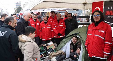 Depremde hayatını kaybedenler Muş'ta dualarla anıldı