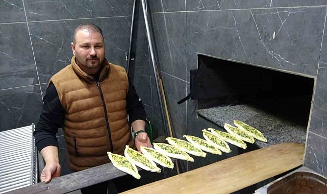 Depremde iş yeri yıkılan esnaf açtığı işletmeyle hayata tutundu