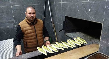 Depremde iş yeri yıkılan esnaf açtığı işletmeyle hayata tutundu