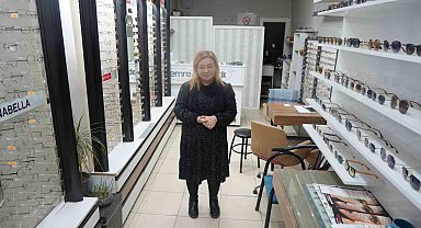 Depremde ölen eşinin mesleğini sürdürerek hayata tutundu