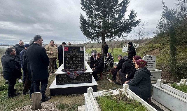 Depremde ölen Sergen Mudanya mezar başında anıldı