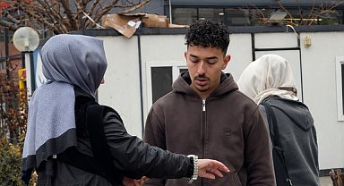 Depremin merkezinde 04.17'ye ayarlanan saatler acıyı yeniden hatırlattı