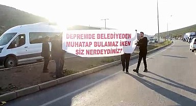 Depremzede vatandaşlar, Özgür Özel'i, 'Bugüne kadar neredeydin' diyerek yuhaladılar