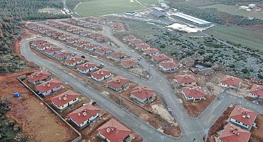 Depremzedeler: "Devlet bize ev değil villa yaptı"