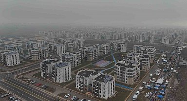 Depremzedenin evine misafir olan vatandaş: "Yurt dışında bu kadar konutun bu kadar kısa sürede yapılmasına inanılmıyor''