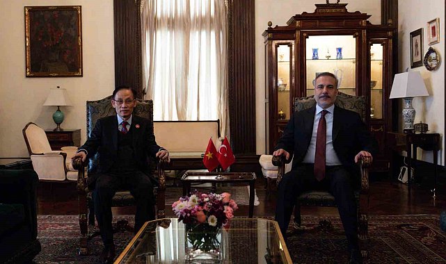 Dışişleri Bakanı Fidan, Vietnamlı mevkidaşı Le Hoai Trung ile bir araya geldi