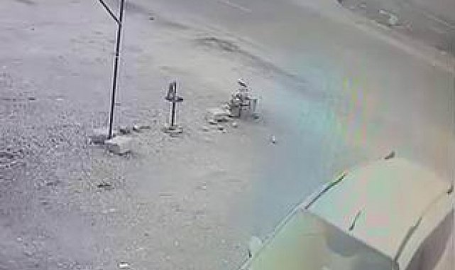 Diyarbakır'da feci kaza: Kamyonete çarptı, hayatını kaybetti