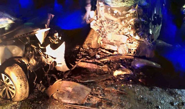 Diyarbakır'da iki otomobil çarpıştı: 3 ölü, 3 yaralı