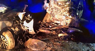 Diyarbakır'da iki otomobil çarpıştı: 3 ölü, 3 yaralı