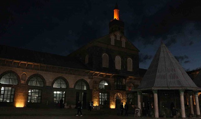 Diyarbakır'da Ramazan ayının ilk teravih namazı kılındı