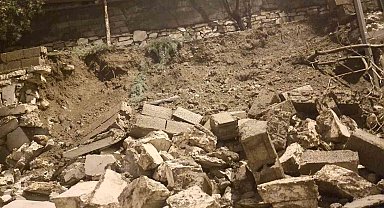 Diyarbakır'da sağanak nedeni ile istinat duvarı çöktü