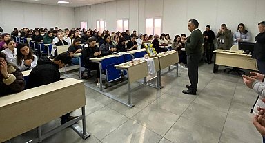 Doktor önlüğünü giyemeden vefat eden tıp öğrencisi okulunda yad edildi