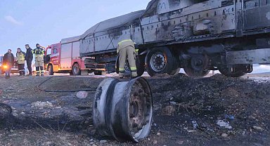 Dorsede çıkan yangın tırı sarmadan söndürüldü