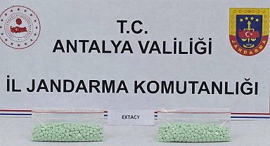 Döşemealtı'nda bin 104 adet uyuşturucu hap ele geçirildi