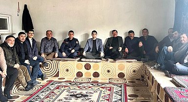 Dumlupınar Kaymakamı Alperen Teltik, köy sakinlerinin talep ve isteklerini yerinde dinledi