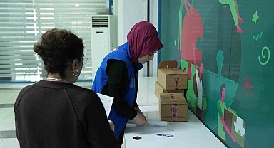 Düzce'de çölyak hastalarına özel koli dağıtıldı