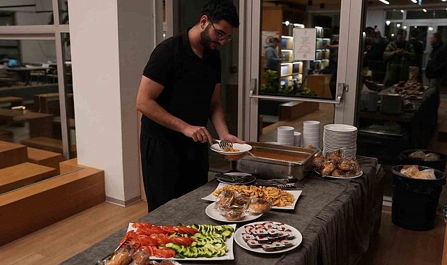 Düzce'de ilk sahurda gençler yalnız bırakılmadı