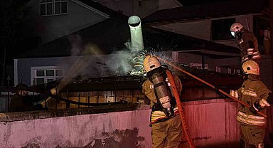 Düzce'de rüzgarın etkisi ile çıkan yangın büyümeden söndürüldü