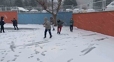 Edirne'de çocukların kar sevinci