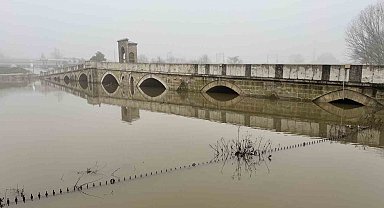 Edirne'de nehir taşkınları sürüyor