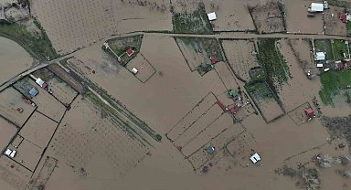 Edirne'de tarım arazileri ve yerleşim yerleri sular altında kaldı