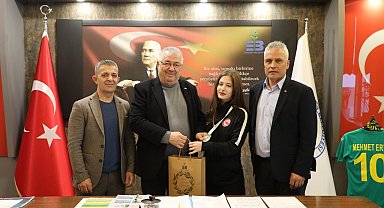 Edremit'in gururu Ecrin Yanıt'tan bir Türkiye Şampiyonluğu daha