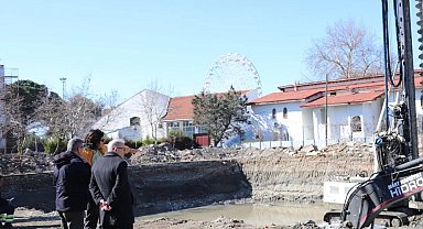 Edremit'te yapımı süren okul inşaatında inceleme