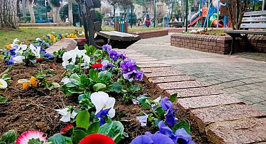 Efeler Belediyesi'nden çiçek düzenlemesi