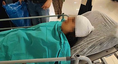 Ekmek almaya giderken sokak köpeklerinin saldırısına uğrayan genç kız yaralandı