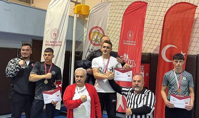 Elazığ'a bilek güreşinde 4 madalya