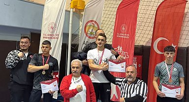Elazığ'a bilek güreşinde 4 madalya