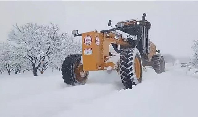 Elazığ'da 90 köy yolunda çalışmalar sürüyor