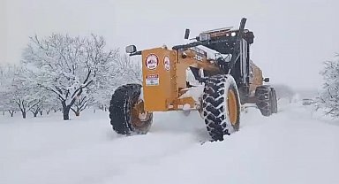 Elazığ'da 90 köy yolunda çalışmalar sürüyor