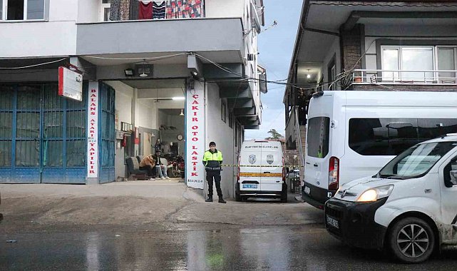 Emekli polis dehşet saçtı: Eşini ve MHP ilçe başkanını silahla vurarak öldürdü