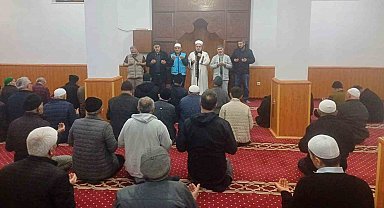 Emet'te 15 umreci dualarla uğurlandı