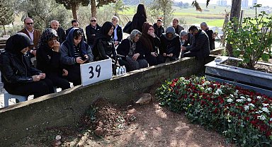 Endoskopi sonucu hayatını kaybeden kadın, mezarı başında anıldı