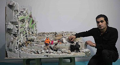 Enkaz altındaki kızının elini bir an olsun bırakmayan babanın yaşadıklarını minyatüre dönüştürdü