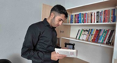 Erciş'te engelli genç kitap yazarak hayata tutundu