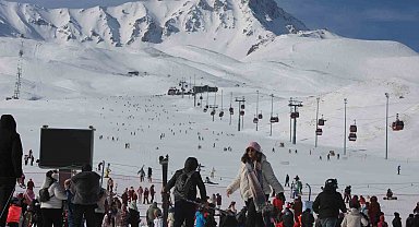 Erciyes'e sömestir bereketi: 1.4 milyon turist ziyaret etti