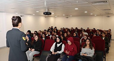 Erzincan'da kadın öğrencilere KADES bilgilendirmesi