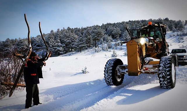 Erzincan'da kar ve tipiden 494 köy yolu ulaşıma kapandı