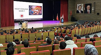 Erzincan'da siber suçlara karşı bilgilendirme paneli düzenlendi