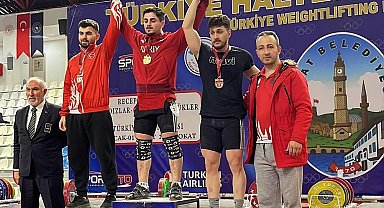 Erzincanlı halterci Özbay Türkiye üçüncüsü oldu