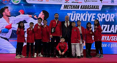 Erzincanlı karateciler Türkiye Yıldızlar Ligi finallerinden 5 madalya ile döndü