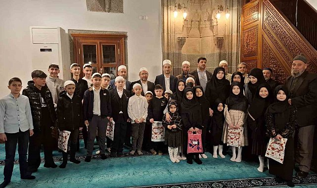 Erzurum'da gençler camide buluştu; ödüllerine kavuştu