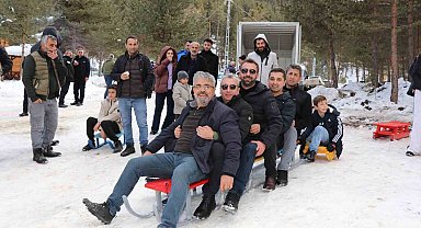 Erzurum'da kızaklarla kıyasıya yarış