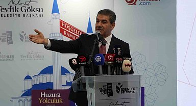 Esenler Belediye Başkanı Mehmet Tevfik Göksu'ya ilahi sürprizi